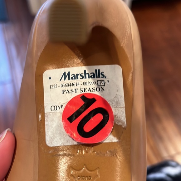 Brand New size 10 Via Spiga neutral pump - Picture 7 of 7